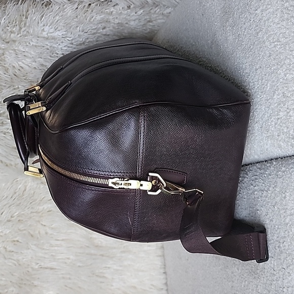 Authentic Rare Burgandy Louis Vuitton Kendall Taiga leather duffle bag - Picture 4 of 15